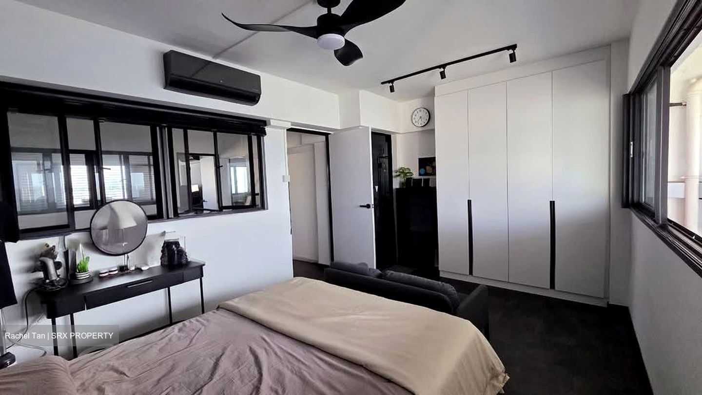 Blk 330 Bukit Batok Street 33 (Bukit Batok), HDB Executive #579723971